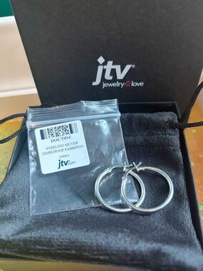 NWT Sterling Silver 22mm Hoop Earrings